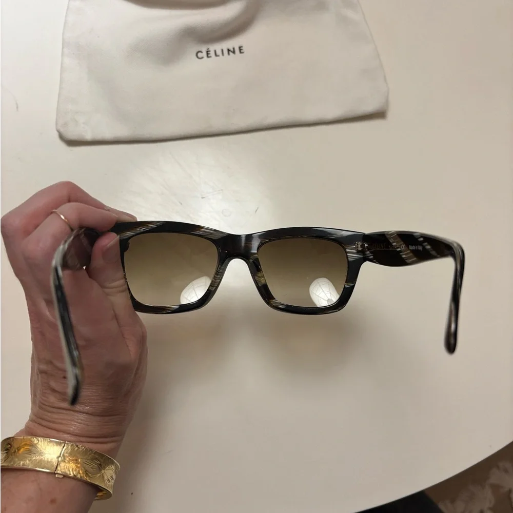 Celine Sunglasses with fabric bag - Picture 7 of 10